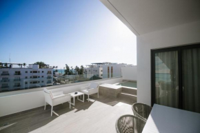 Beautiful apartments with jacuzzi and ocean view.